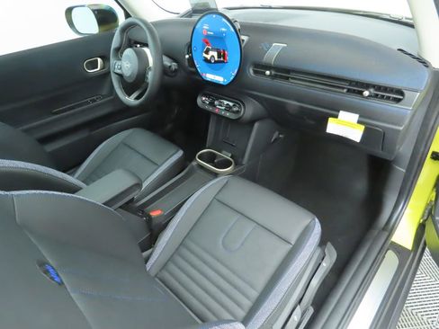 Certified 2025 MINI Cooper S image 18