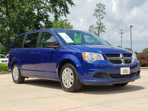 Used 2018 Dodge Grand Caravan SE w/ UConnect Hands-Free Group FWD image 8