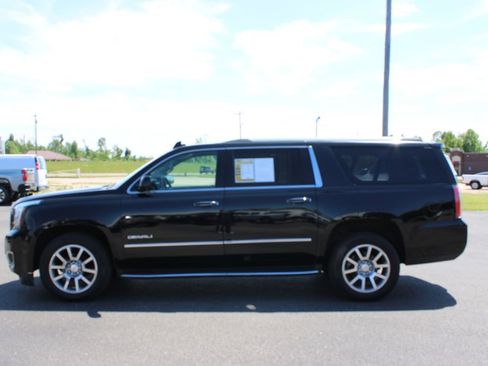 Used 2020 GMC Yukon XL Denali RWD image 6