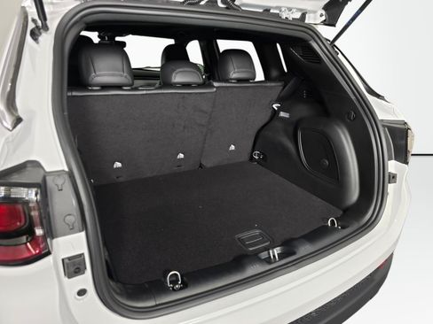 New 2026 Jeep Compass Latitude AWD/4WD image 18