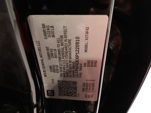 Certified 2023 GMC Canyon Denali w/ Denali Black Edition AWD/4WD image 31