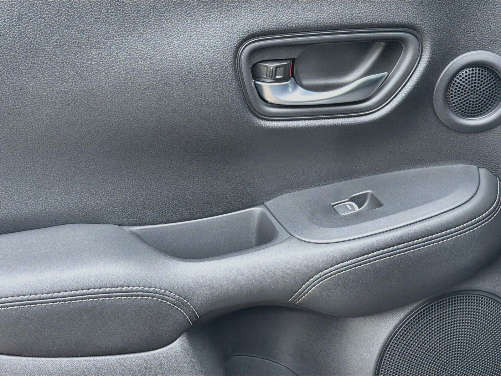 Used 2025 Honda HR-V EX-L image 22