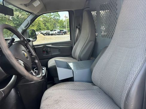 Used 2013 Chevrolet Express 1500 RWD image 12