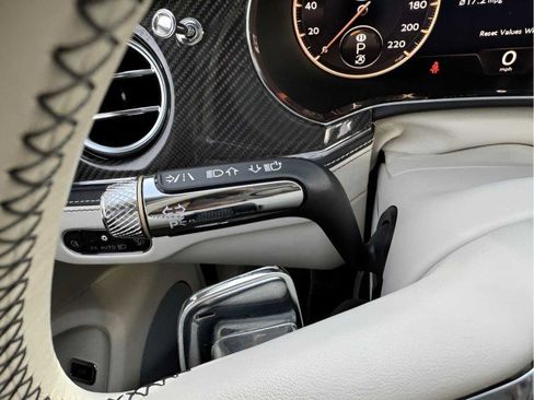 Used 2022 Bentley Flying Spur W12 image 36