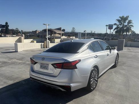 Used 2025 Nissan Altima 2.5 SV image 40