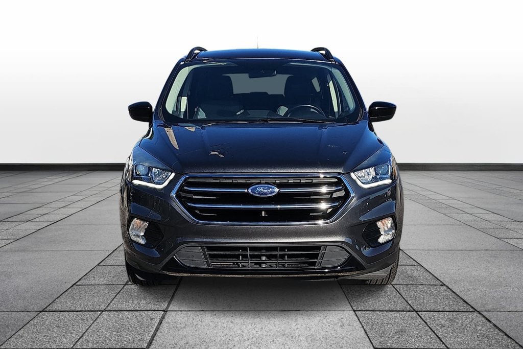 Used 2019 Ford Escape SE FWD image 2