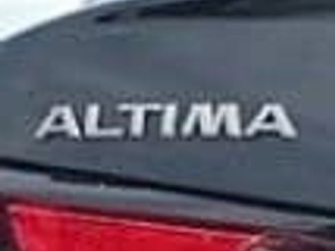 Used 2025 Nissan Altima 2.5 SR FWD image 25