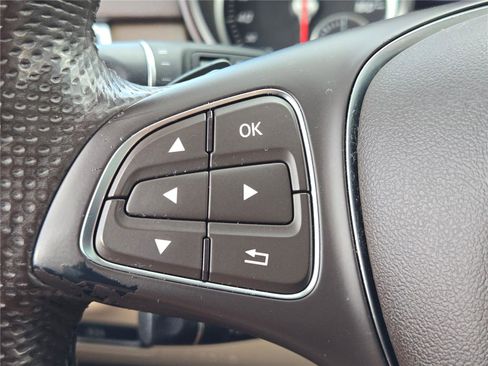 Used 2018 Mercedes-Benz GLE 350 4MATIC image 36