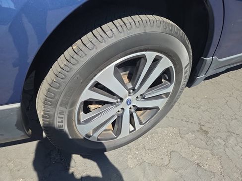 Used 2019 Subaru Outback 2.5i Limited AWD/4WD image 4