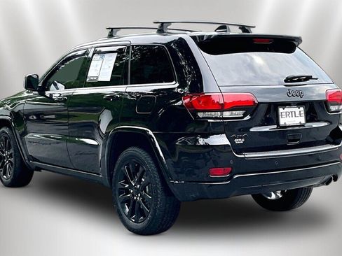 Used 2021 Jeep Grand Cherokee Laredo X AWD/4WD image 4