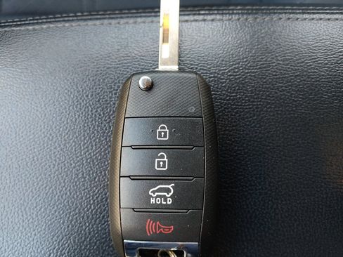 Used 2018 Kia Sorento FWD V6 w/ LX V6 Convenience Package image 32