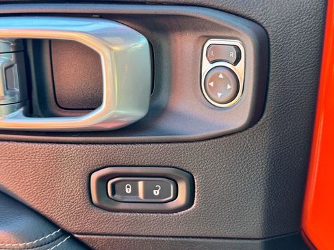 Used 2023 Jeep Wrangler Unlimited Sahara w/ Cold Weather Group image 32