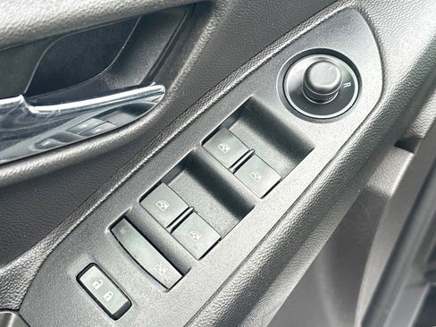 Used 2018 Chevrolet Trax LT w/ LT Convenience Package image 15