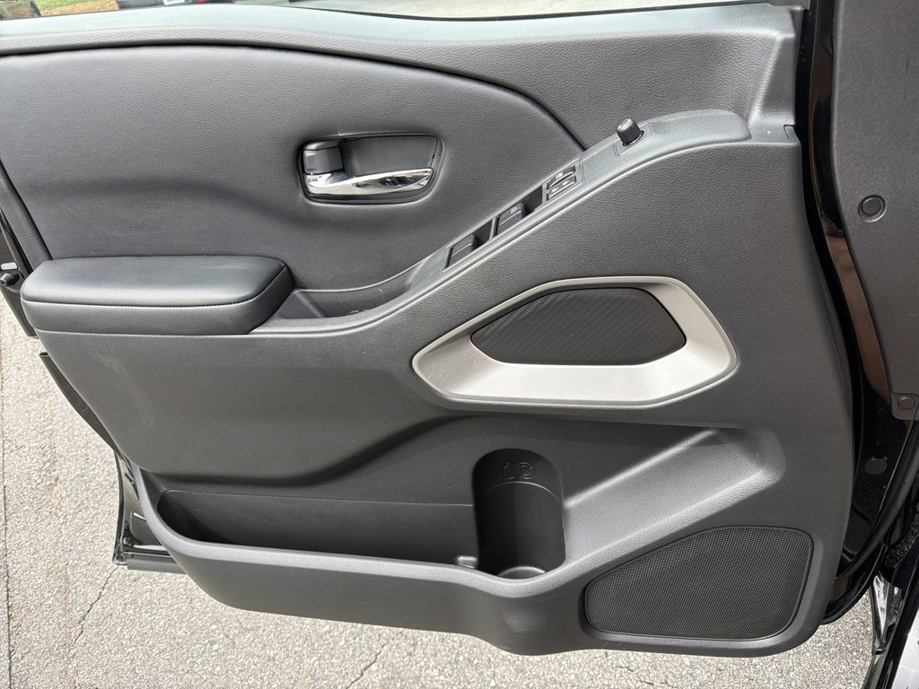 Used 2025 Nissan Frontier SV RWD image 20