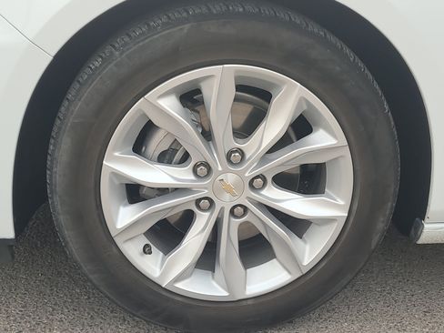 Used 2025 Chevrolet Malibu LT FWD image 11