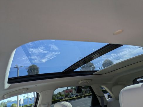 Certified 2022 Cadillac XT5 Premium Luxury image 19