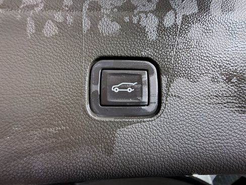 Used 2024 Buick Enclave Essence FWD image 41