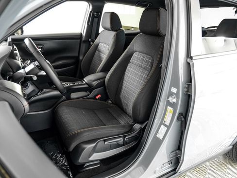 Used 2025 Honda HR-V Sport image 34