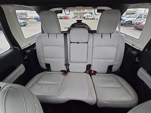 Used 2021 Jeep Wrangler Unlimited Sahara image 40