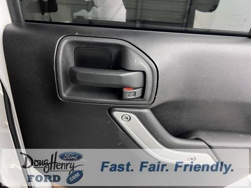 Used 2014 Jeep Wrangler Unlimited Sahara w/ Dual Top Group image 33