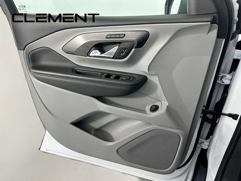 Used 2023 GMC Terrain SLT FWD image 27