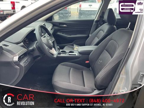 Used 2025 Nissan Altima 2.5 SV FWD image 8