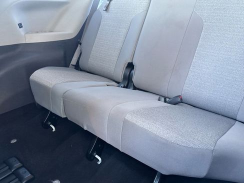 Used 2024 Toyota Sienna LE image 33