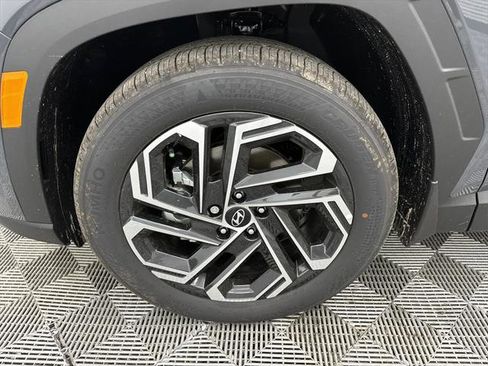 New 2025 Hyundai Tucson Limited image 13