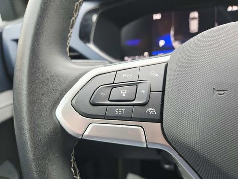 Used 2024 Volkswagen Taos SE image 19