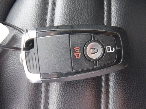 Used 2024 Ford Edge SEL image 36