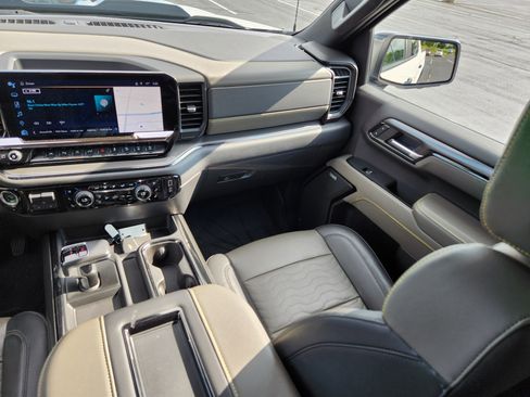 Used 2022 Chevrolet Silverado 1500 ZR2 w/ Technology Package image 16