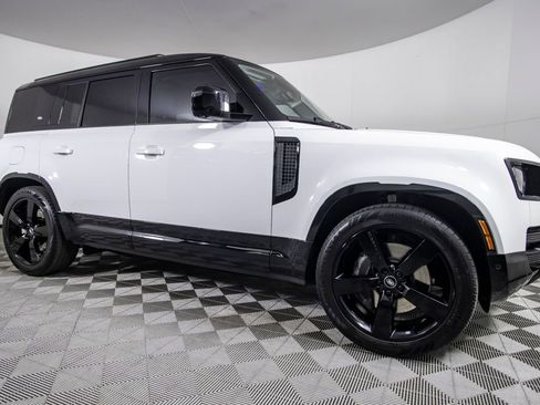 Used 2024 Land Rover Defender 110 X-Dynamic SE AWD/4WD image 10