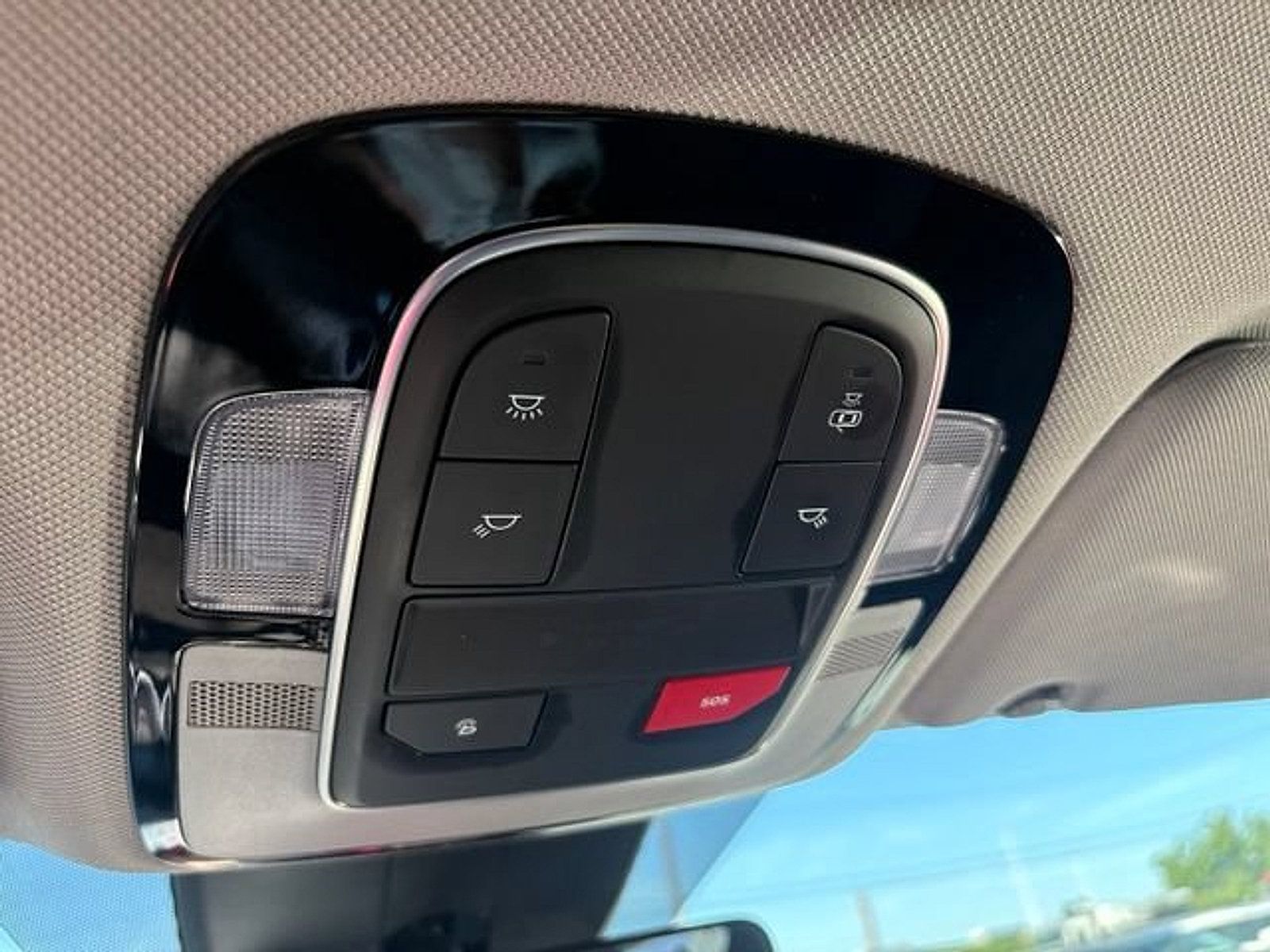 Certified 2023 Hyundai Santa Fe SEL AWD/4WD image 16