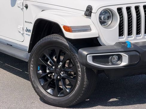 Used 2022 Jeep Wrangler Unlimited Sahara AWD/4WD image 9