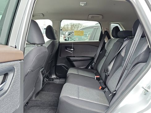 Certified 2023 Nissan Rogue SV image 10