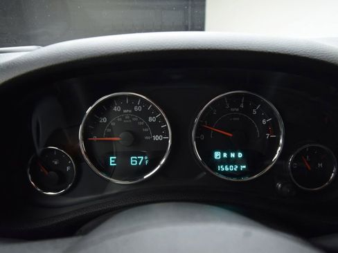 Used 2015 Jeep Wrangler Unlimited Sahara image 20