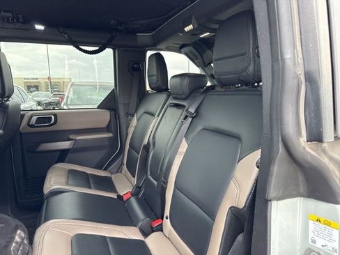 Used 2023 Ford Bronco Wildtrak image 11