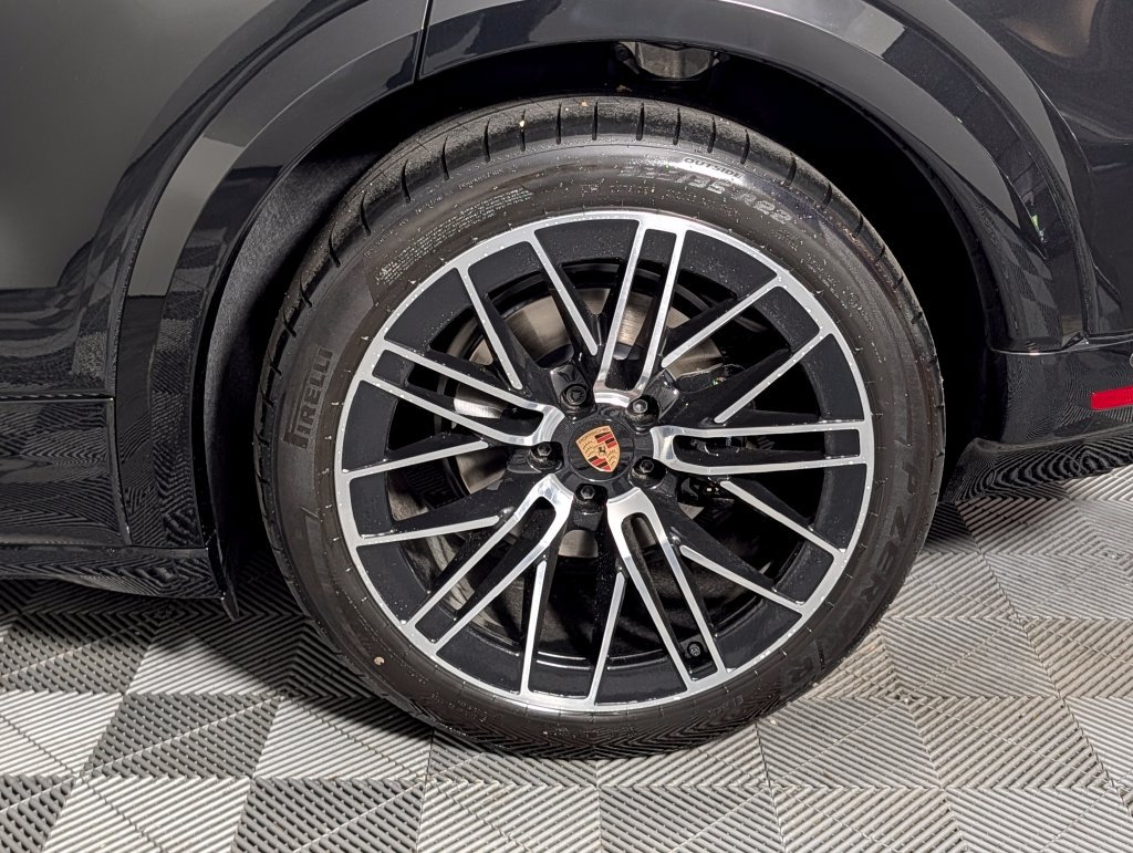New 2026 Porsche Cayenne Electric AWD/4WD image 12