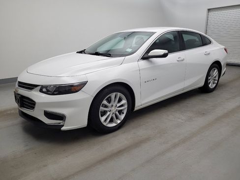 Used 2018 Chevrolet Malibu LT image 2