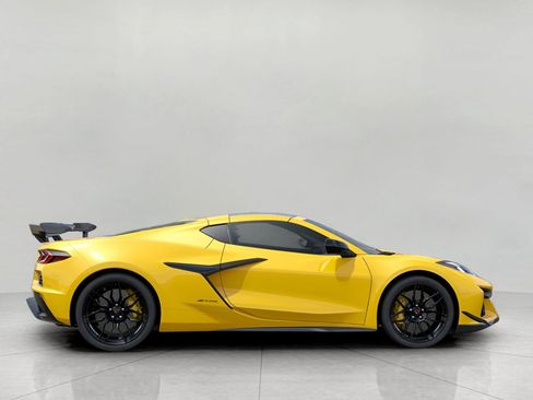 New 2025 Chevrolet Corvette Z06 w/ Z07 Performance Package RWD image 5