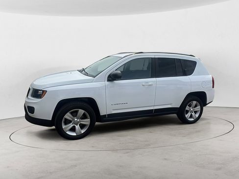 Used 2017 Jeep Compass Sport w/ Power Value Group AWD/4WD image 3