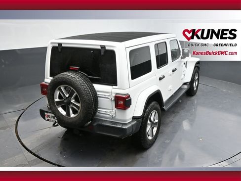 Used 2020 Jeep Wrangler Unlimited Sahara image 40