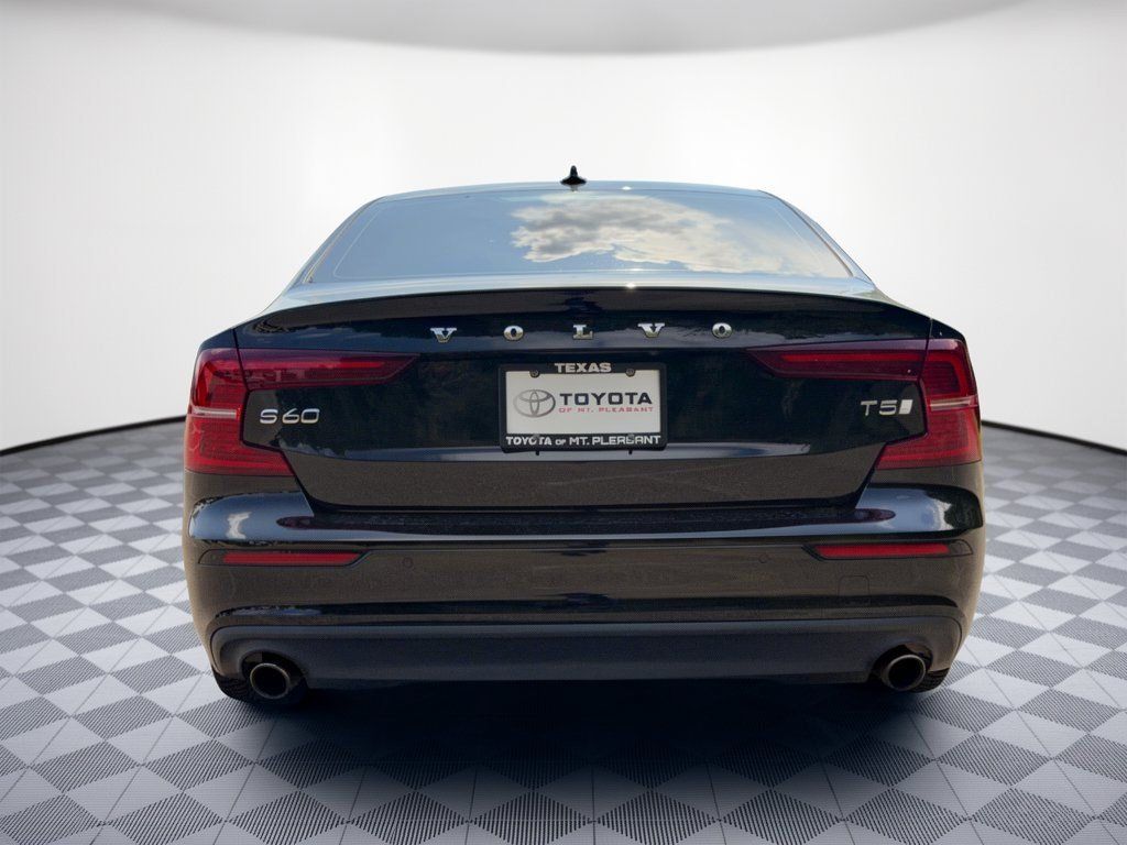 Used 2019 Volvo S60 T5 Momentum w/ Premium Package FWD image 11
