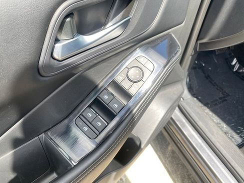 Used 2025 Nissan Rogue SV FWD image 14