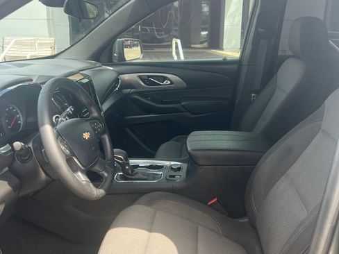 Used 2023 Chevrolet Traverse LT w/ LPO, Cargo Package FWD image 9