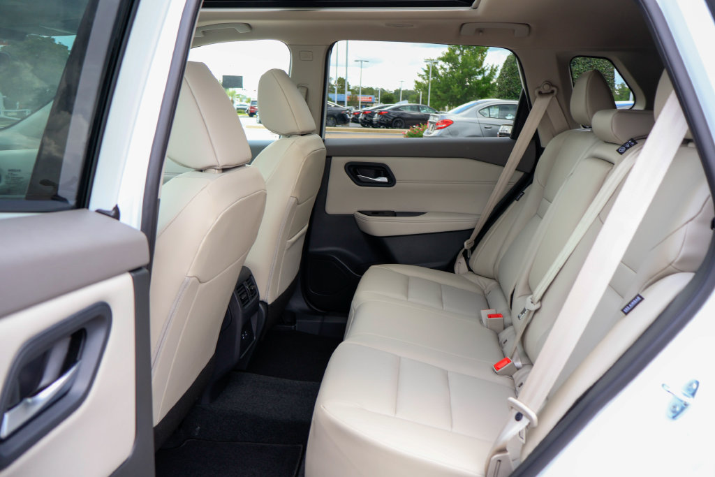 New 2026 Nissan Rogue Dark Armor FWD image 8