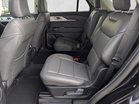 New 2026 Ford Explorer Active w/ Active Comfort Package RWD image 14
