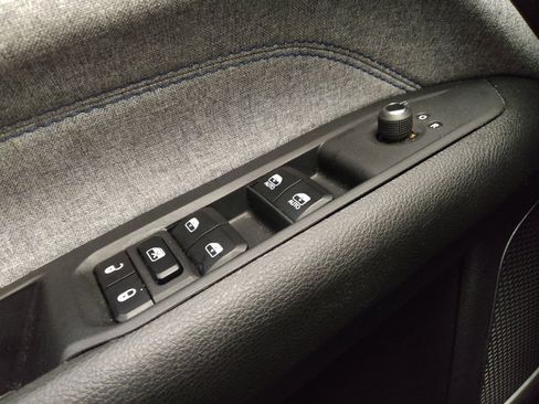 Used 2023 Jeep Compass Latitude w/ Convenience Group AWD/4WD image 27
