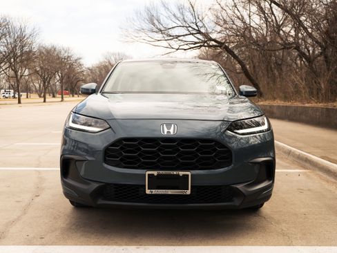 Used 2023 Honda HR-V LX image 3