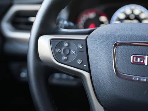 Used 2023 GMC Acadia Denali image 20